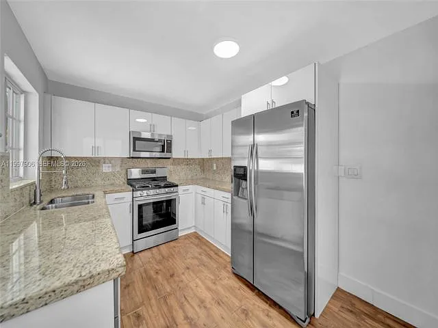 15010 NE 7th Ave — Photo 3