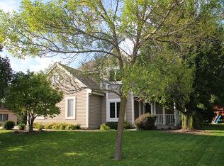 N50W17434 Greenview Ave, Menomonee Falls, WI 53051