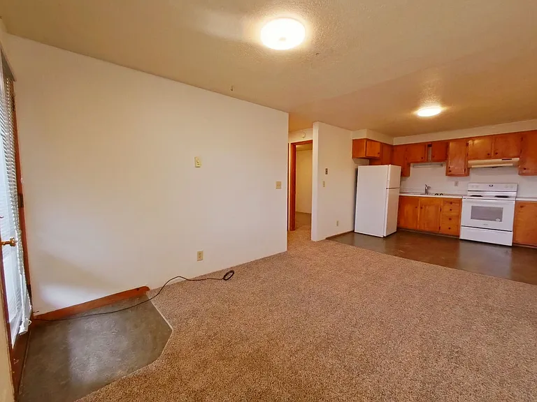 1754 W 11th Ave — Photo 3