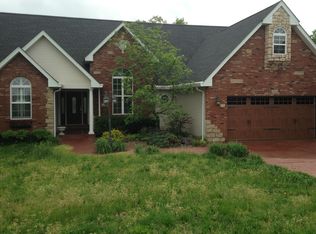 5934 Plantation Dr, Hillsboro, MO 63050