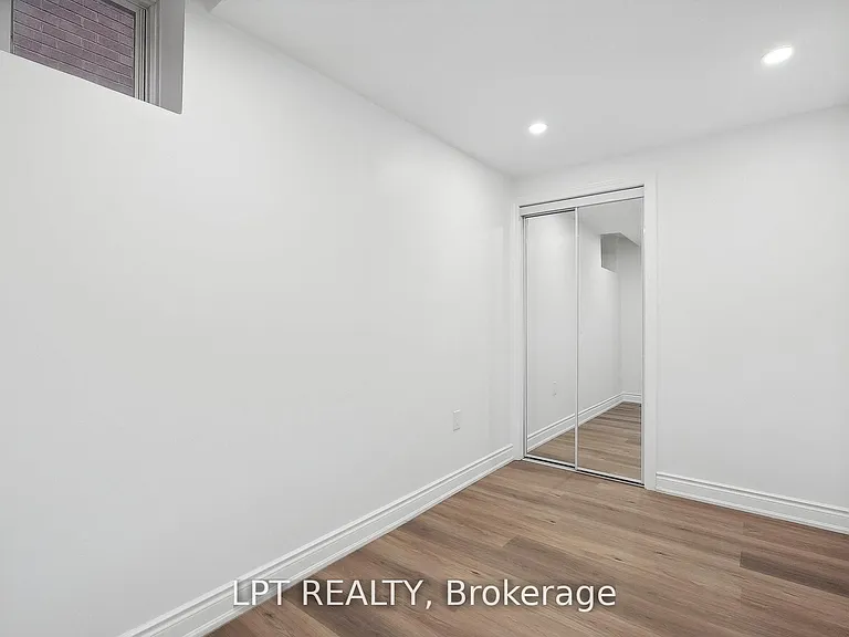 140 Springvalley Cres #LOWER — Photo 8