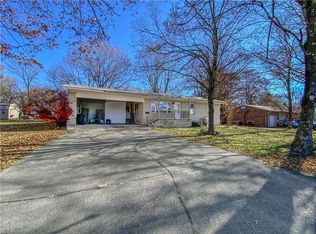 213 E Tabor St, Berryville, AR 72616