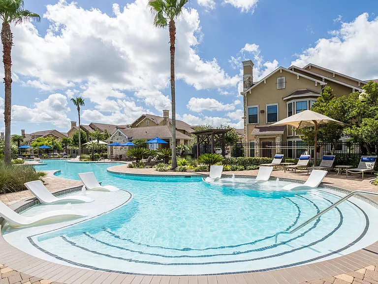 Avenues at Tuscan Lakes — Photo 30