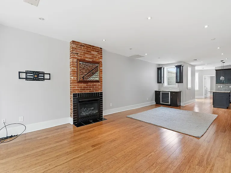 2128 1st St NW #2 — Photo 7
