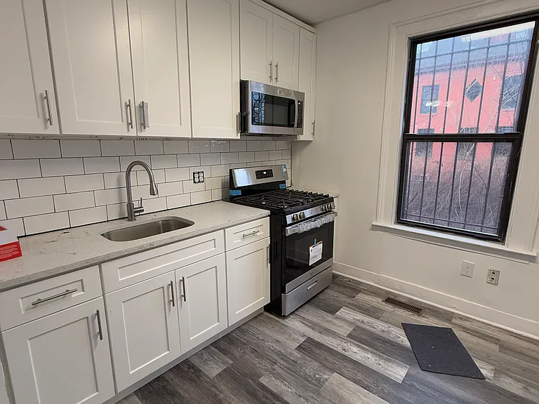 72 Cedar St #1 — Photo 5