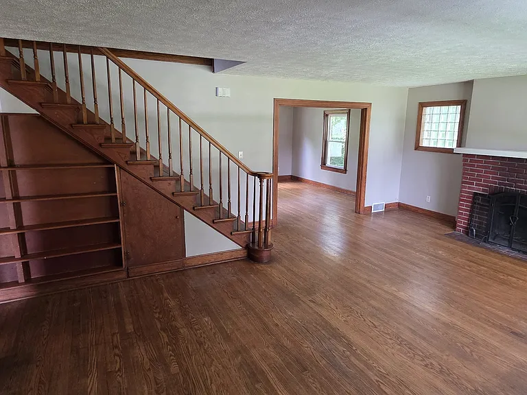 2205 Peaslee Rd — Photo 4