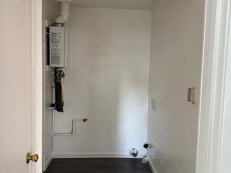 210 Corson Ave #1 — Photo 6
