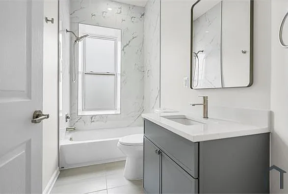 1723 E Lombard St — Photo 16