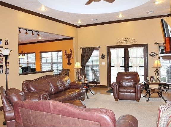 5th image of 1702 S Woodland Forrest Dr