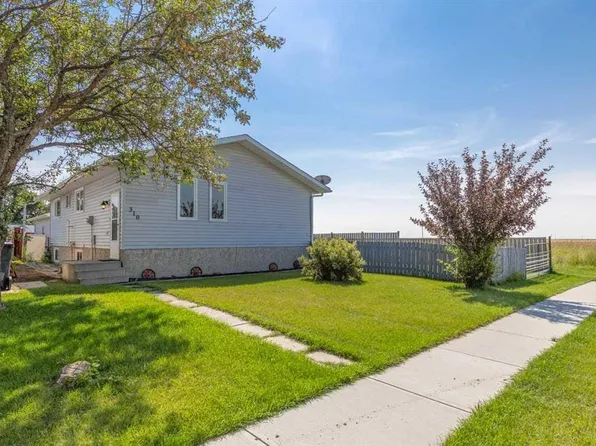 310 SW Stuart St, Foothills County, AB T0L 0J0