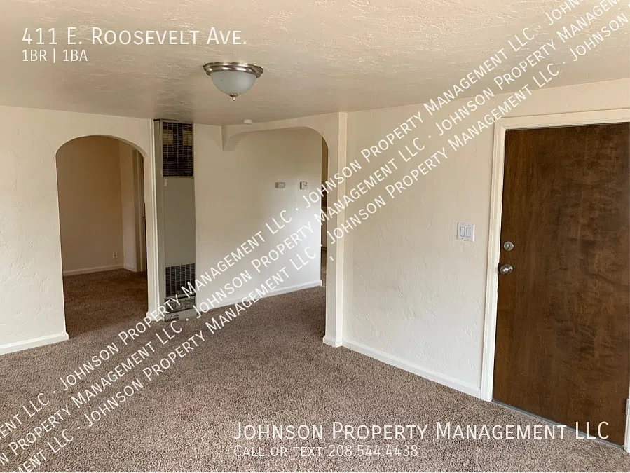 Cozy 1-Bedroom Cottage Near Downtown Nampa with Private Backyard. — Photo 4