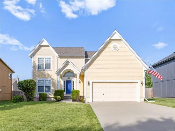 18994 W 163rd Ct, Olathe, KS 66062