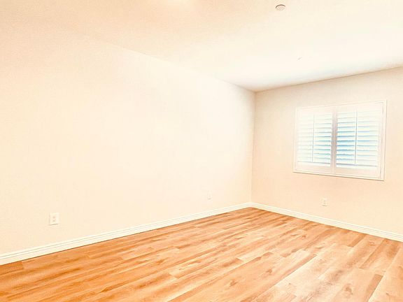 3rd image of 8814 E Fairview Ave