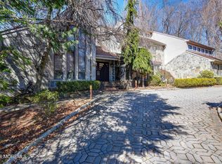9 Sherwood Court, Holmdel, NJ 07733