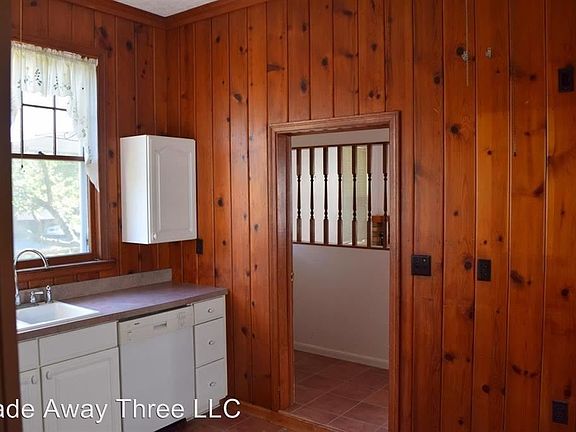 5th image of 405 Lincoln St