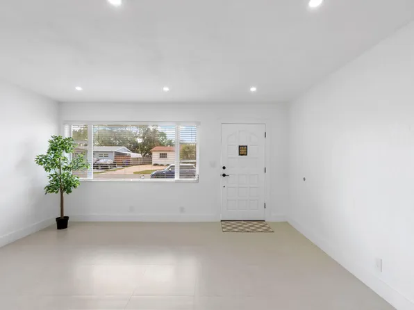 6573 Eaton St, Hollywood, FL 33024