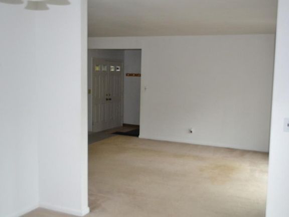5th image of 636 Columbine Ave