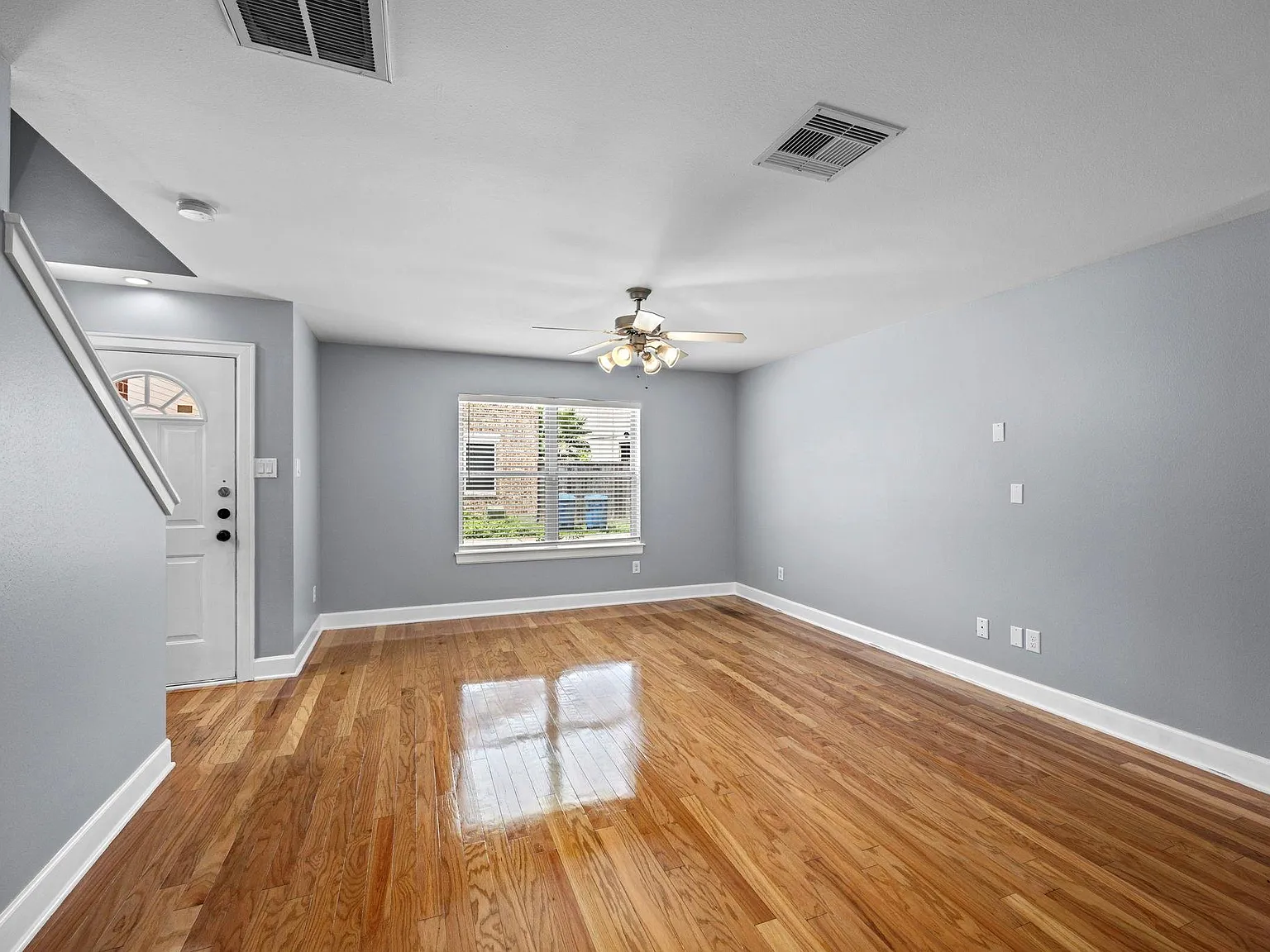 2 bed, 2.5 bath, 1403 sqft, $1,850 — Photo 3