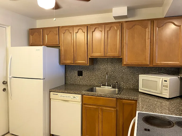 2322 S Cypress Bend Dr #711 — Photo 5