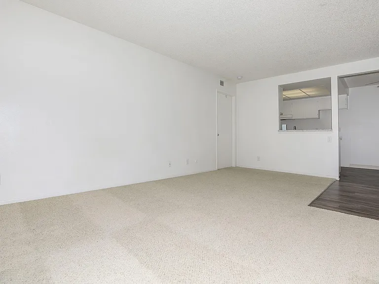 Monte Verde Apartment Homes — Photo 28