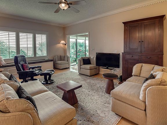 4th image of 2099 Winterbourne Dr E #101