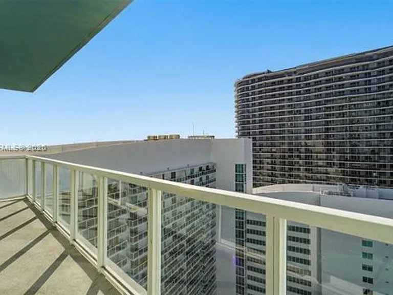 1900 N Bayshore Dr #CU-4109 — Photo 11