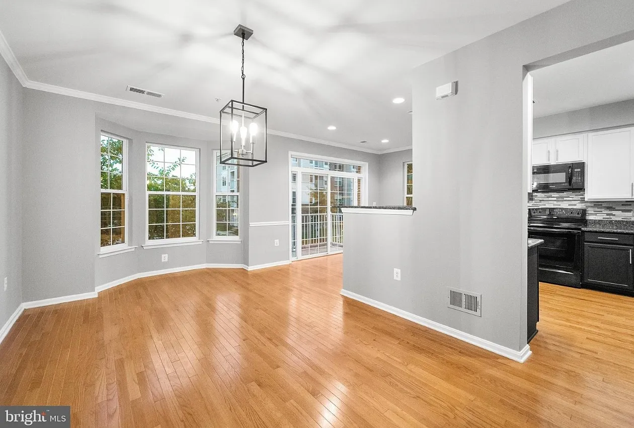 3 bed, 2.5 bath, 1794 sqft, $1,200 — Photo 4