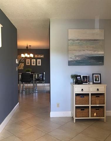 2nd image of 623 Lindell Blvd #623