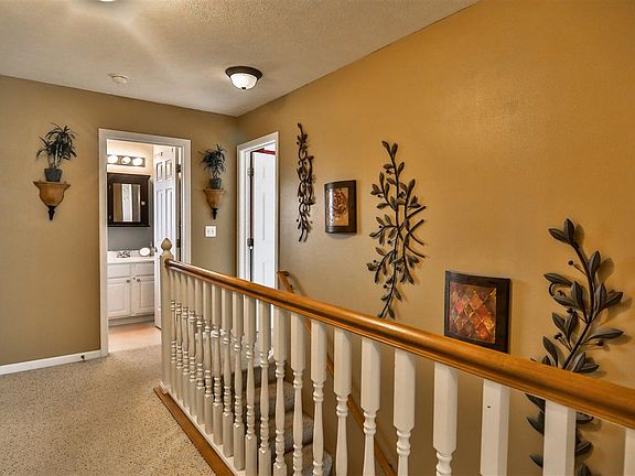 4th image of 11310 Gail Ct