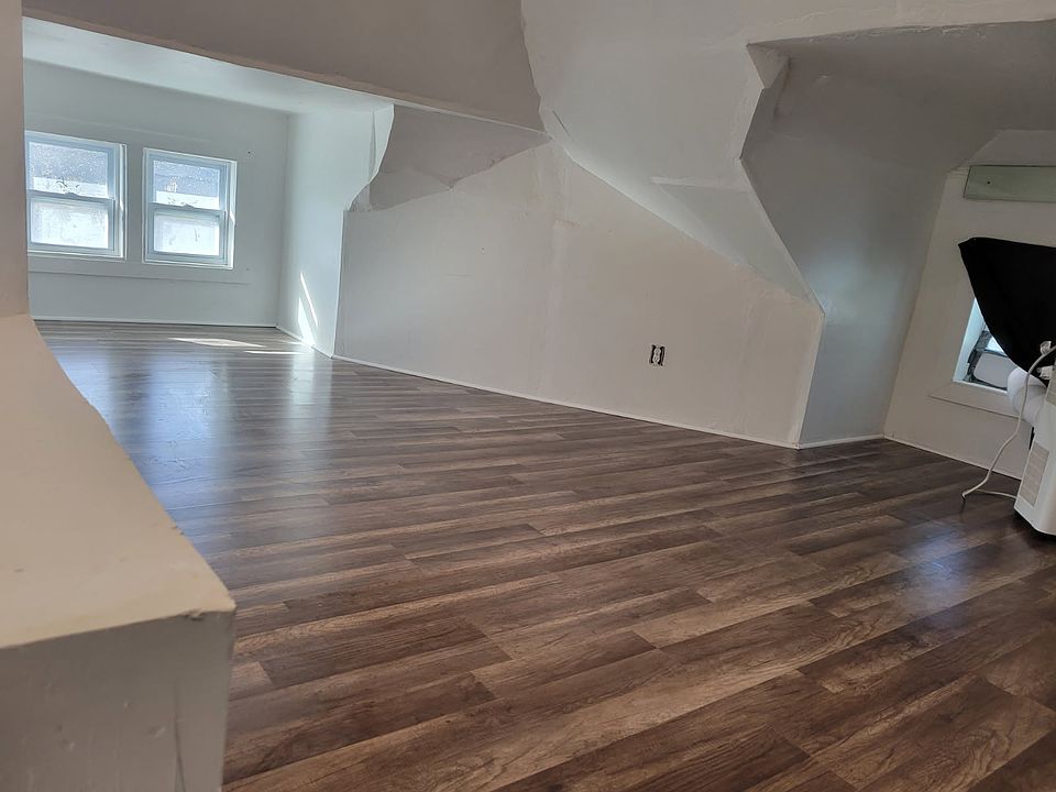1st image of 28 Merrill St