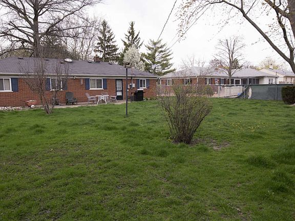 2nd image of 911 Highland Ln