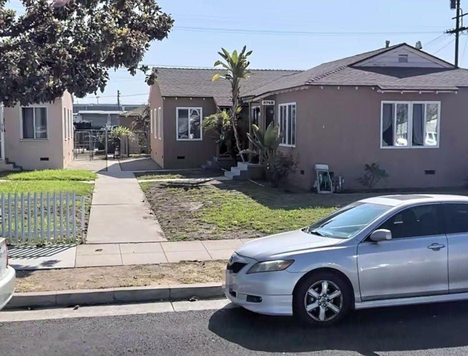 1st image of 5744 Jillson St