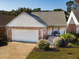 1389 Greenvista Ln, Gulf Breeze, FL 32563