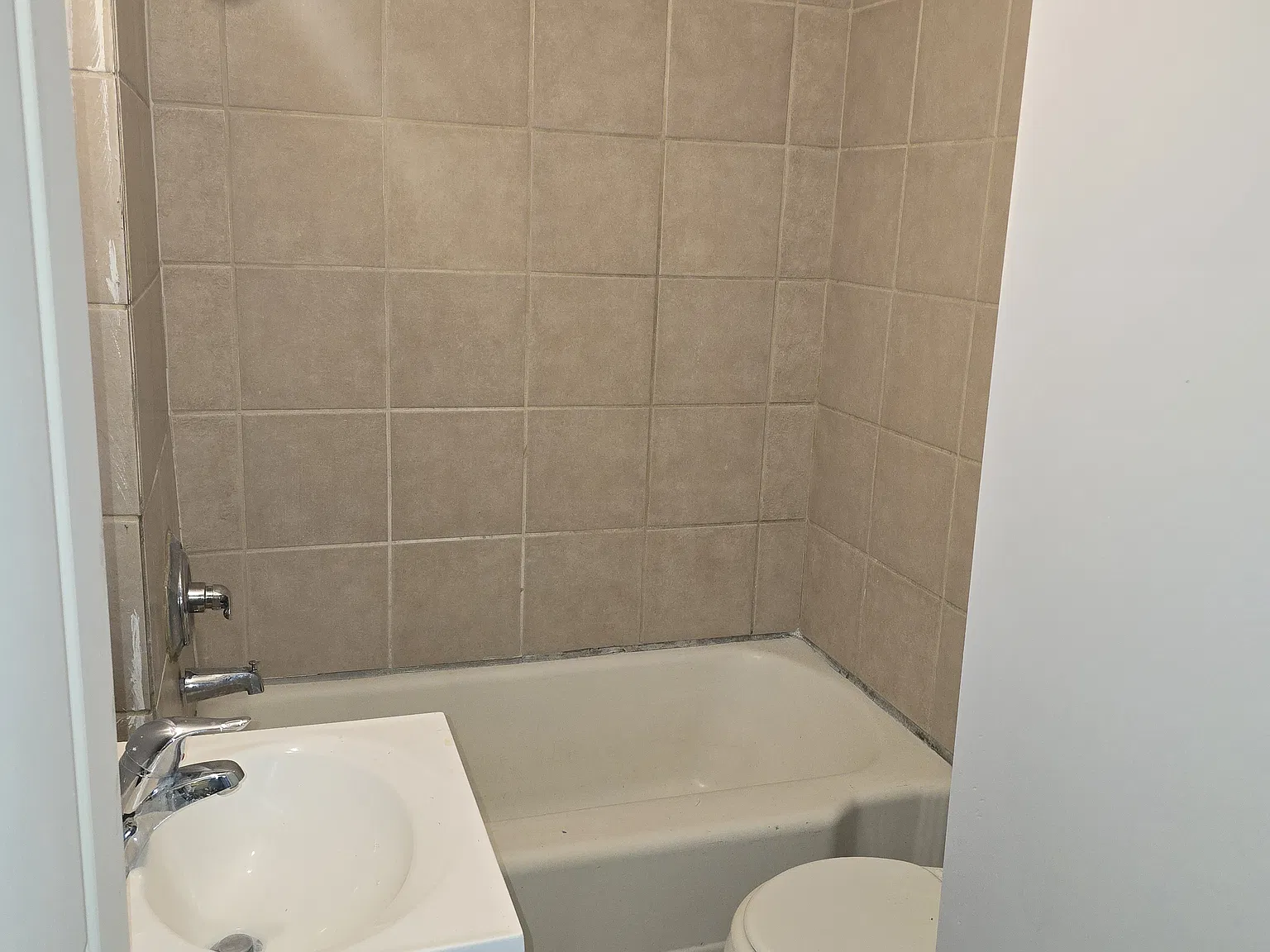 2 bed, 875 sqft, $1,450 — Photo 3