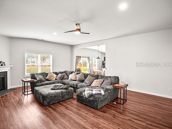 4th image of 9 Chinquapin St