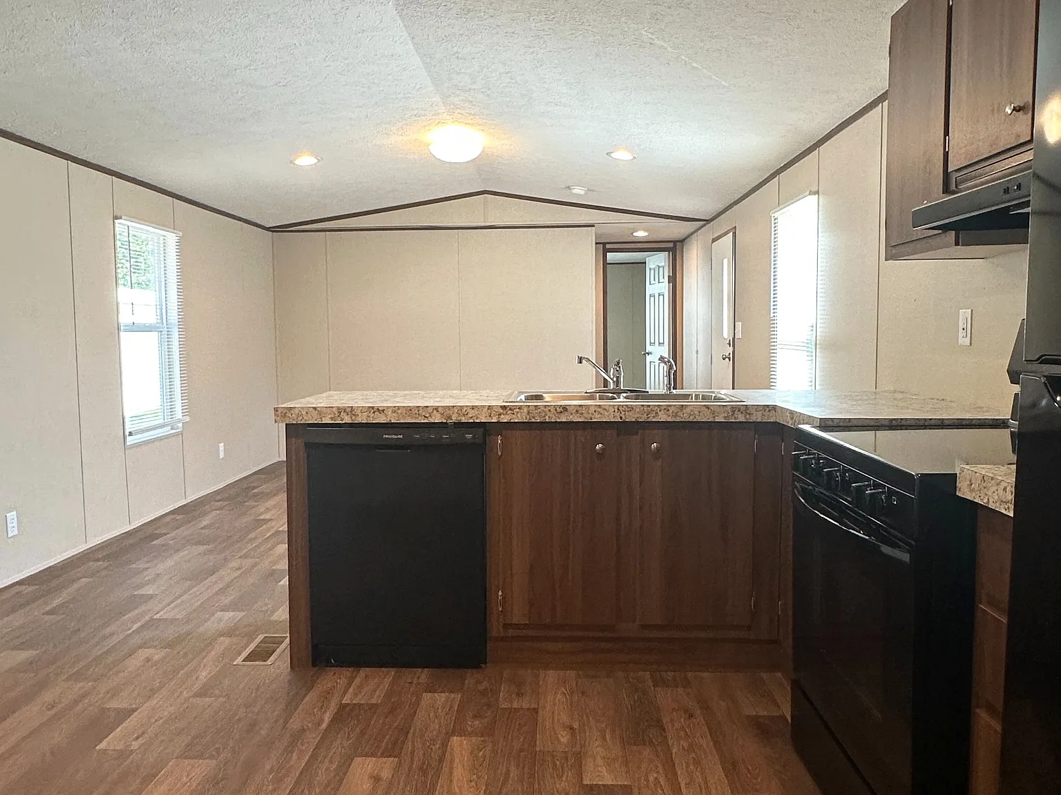 2 bed, 2.0 bath, $1,200 — Photo 2