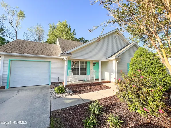 1809 N County Dr, Castle Hayne, NC 28429