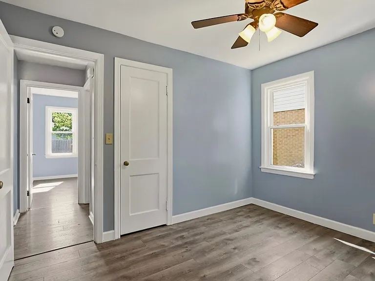 2020 Thorne Pl — Photo 8