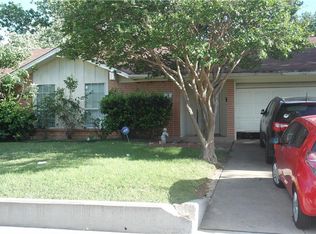 618 Bentwood Dr, Lewisville, TX 75067