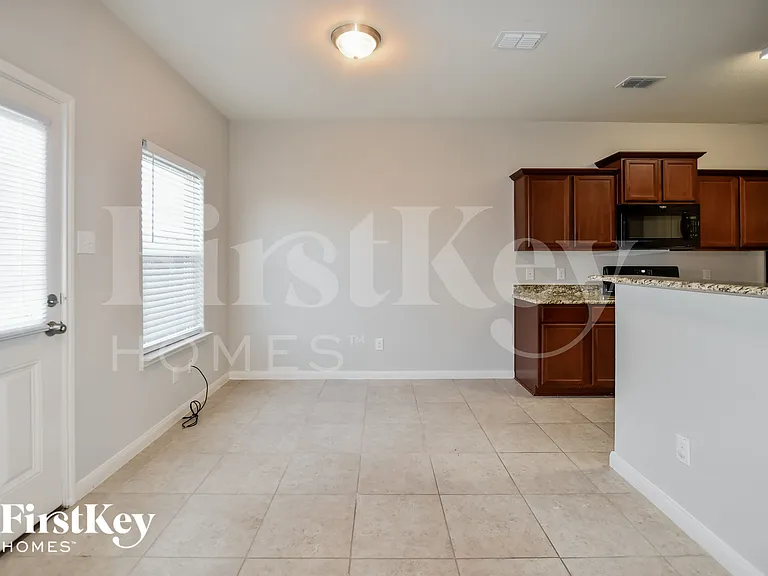 9005 Woodfern Dr — Photo 5