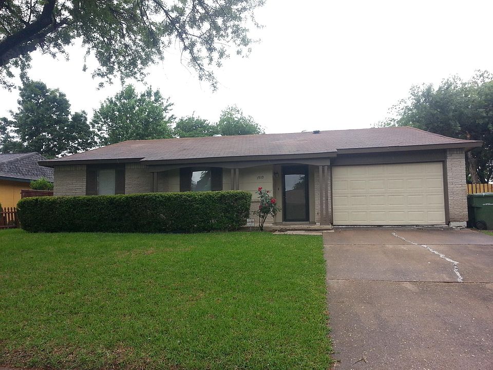 1st image of 1910 Bosque Dr