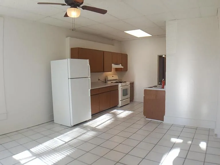 114 S Black River St #23 — Photo 2