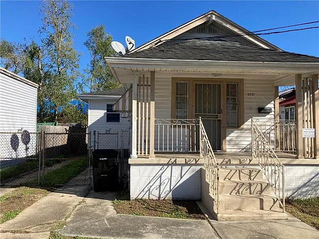 2 bed, 1.5 bath, 1100 sqft, $1,400 — Photo 2