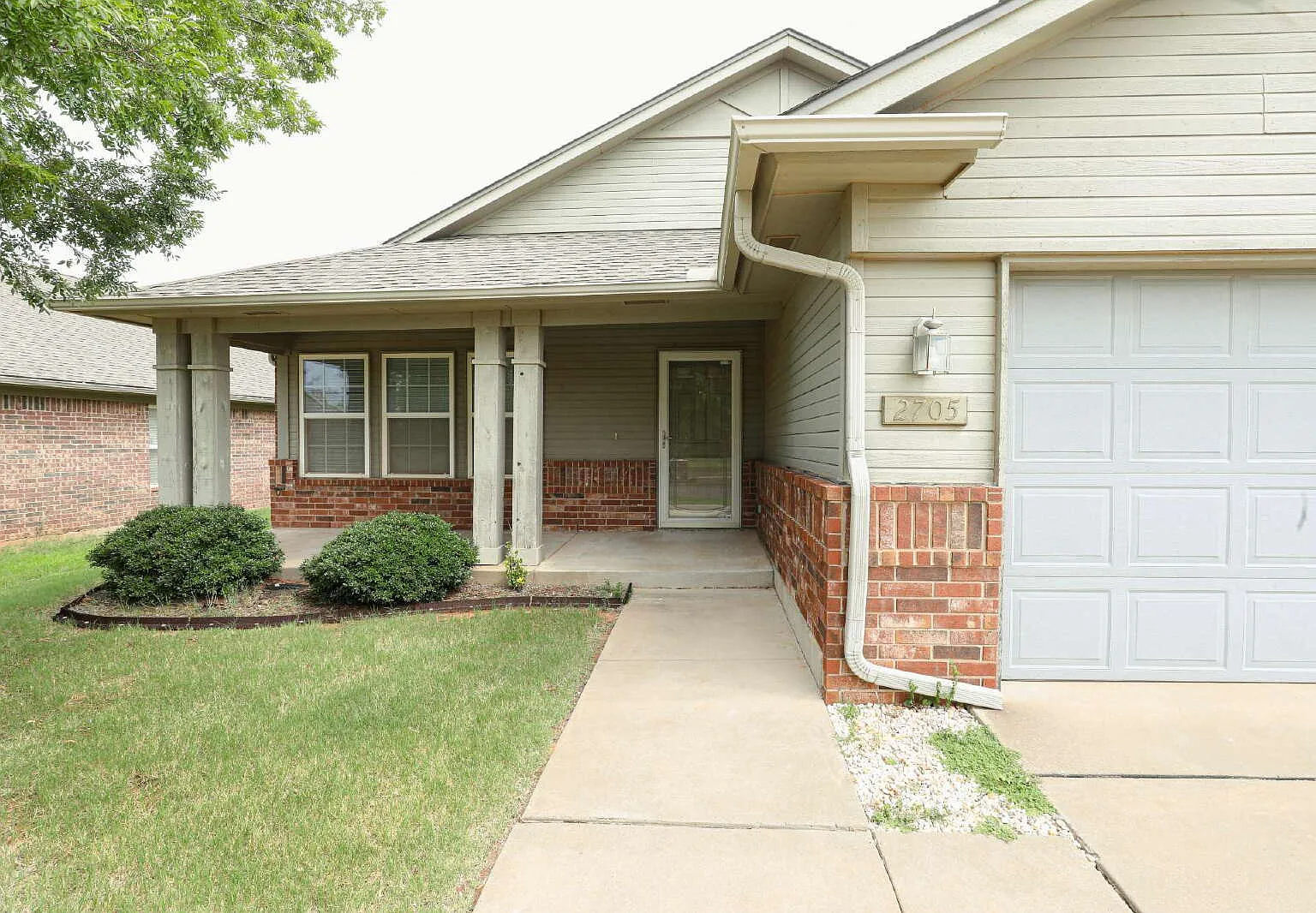3 bed, 2.0 bath, 1411 sqft, $1,675 — Photo 3