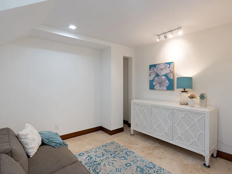 5017 Kalanianaole Hwy — Photo 25