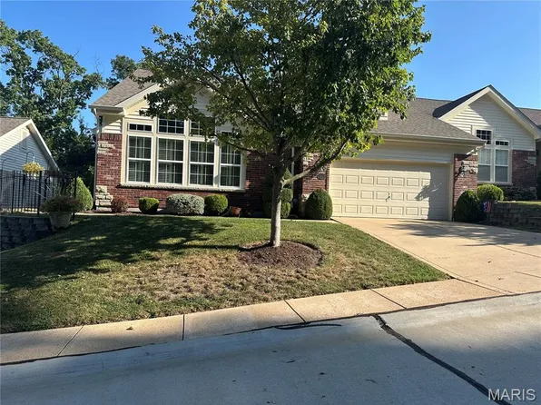 1525 Dietrich Place Ct, Ballwin, MO 63021