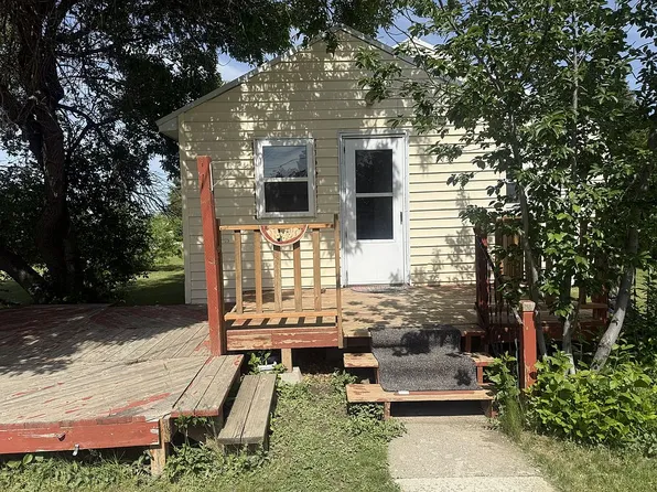 501 S Iowa St, Conrad, MT 59425