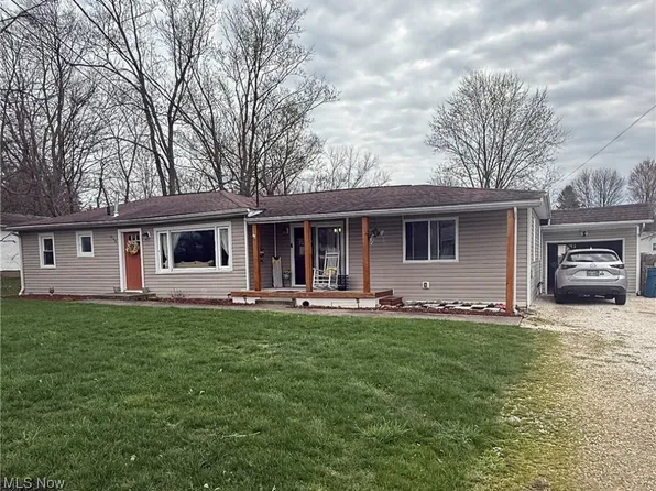4144 Watkins Rd, Barberton, OH 44203