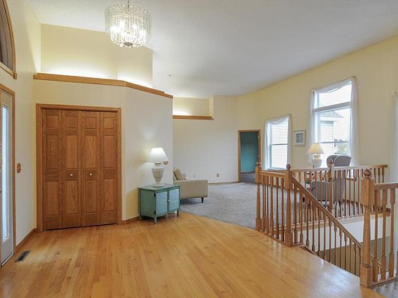 3rd image of 21043 W Linwood Dr NE