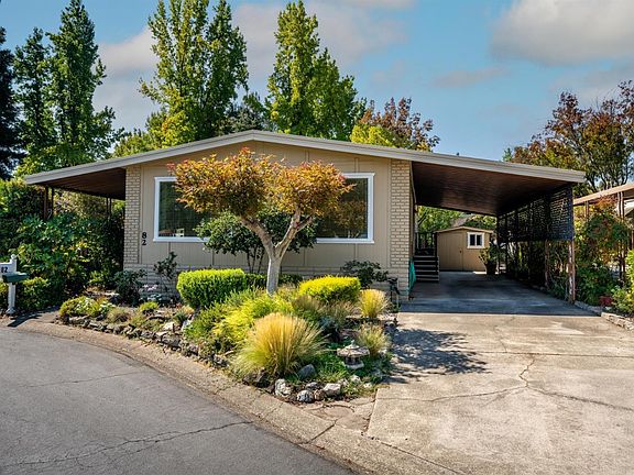 3rd image of 82 Malaga Ct